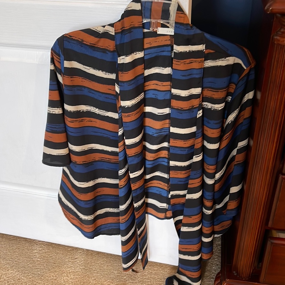 Lush Short Sleeve Satin Striped Top ties at top and bottom